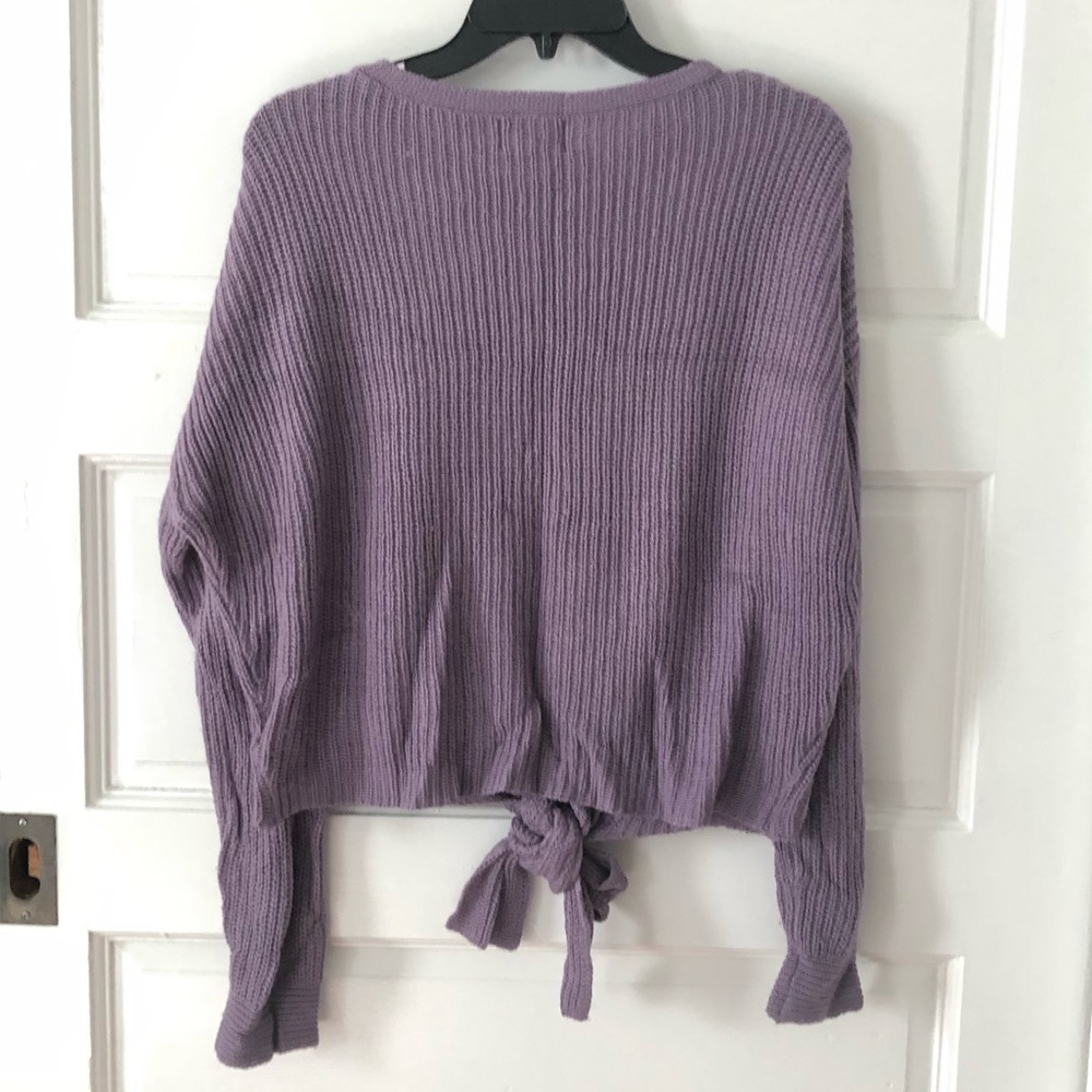💜 Cute Sweater 💜 - Picture 3 of 4